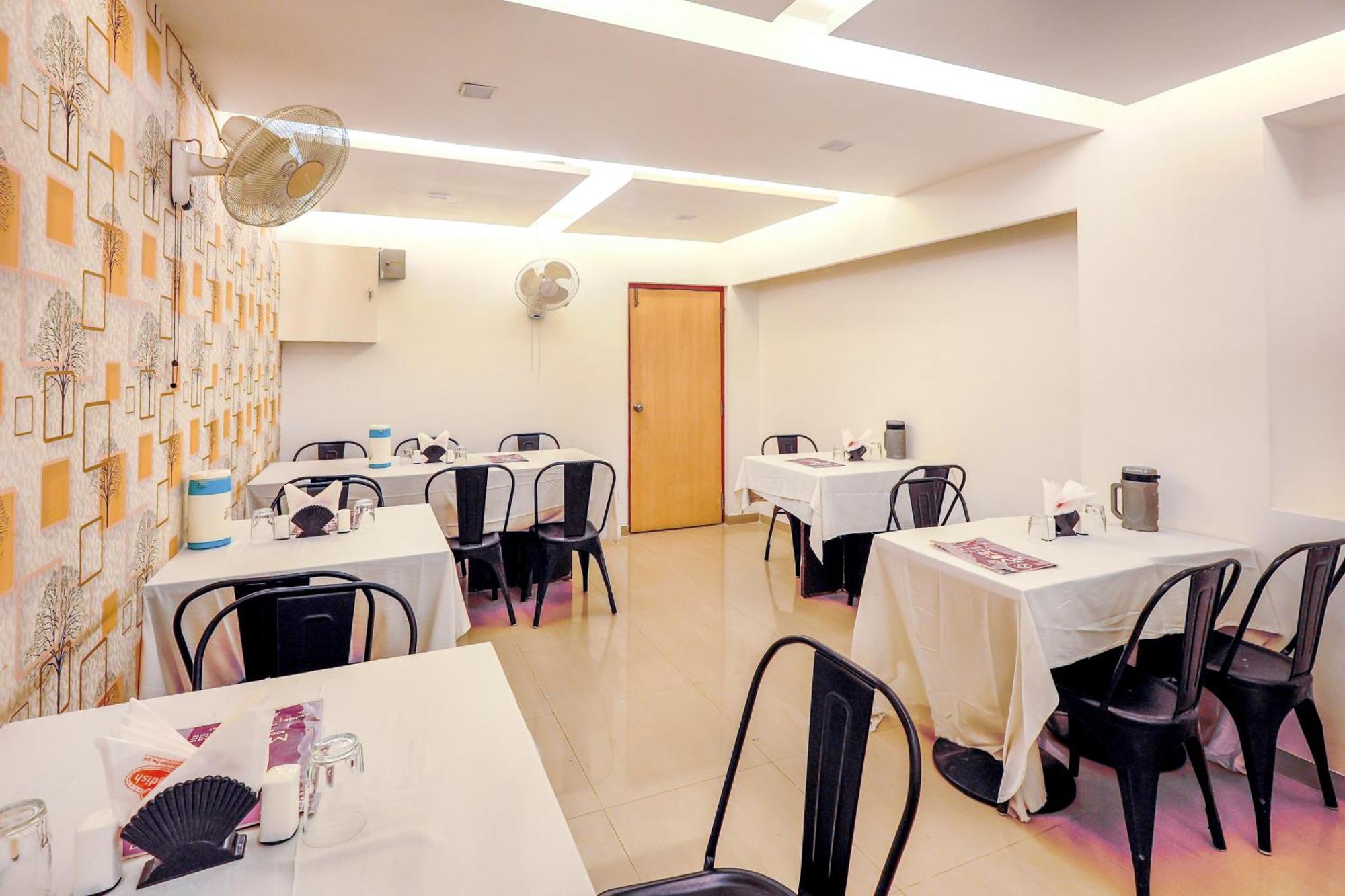 Treebo Rvg Hotel Vadodara Luaran gambar