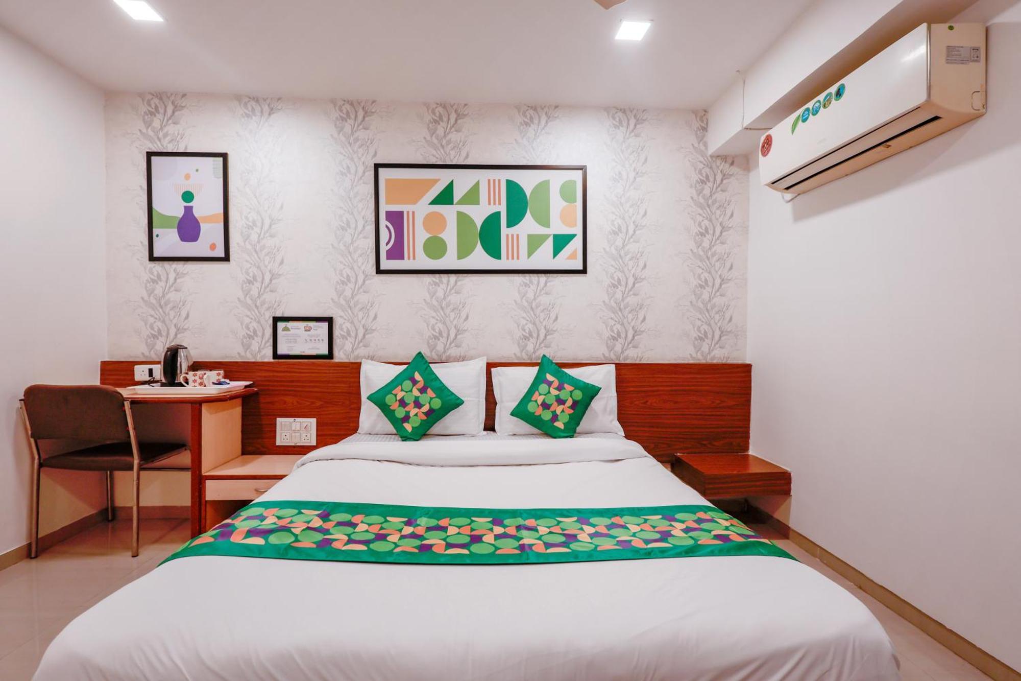 Treebo Rvg Hotel Vadodara Luaran gambar