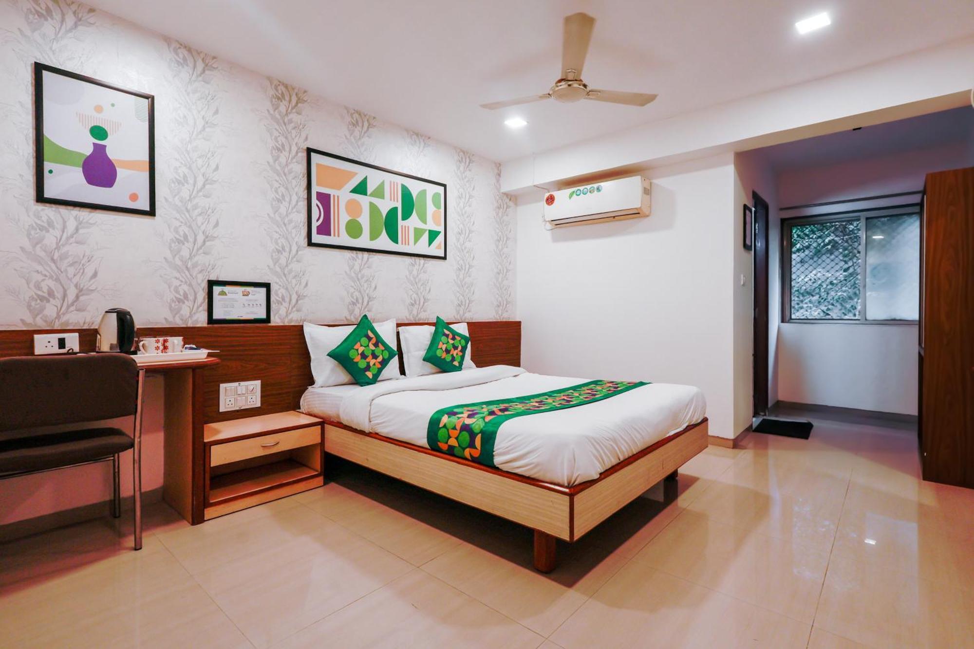 Treebo Rvg Hotel Vadodara Luaran gambar