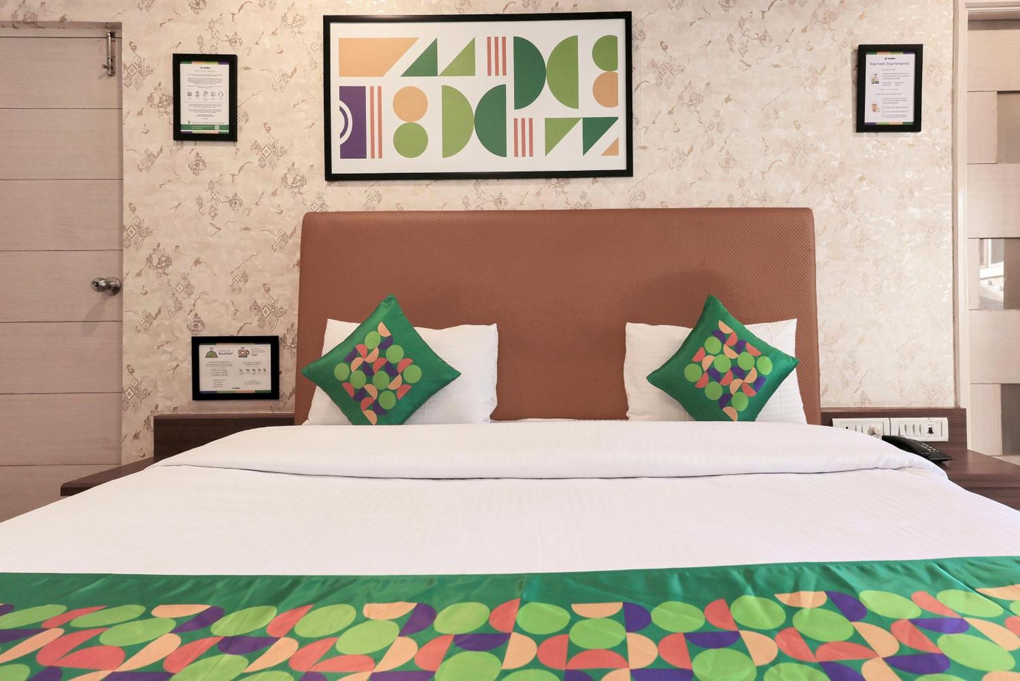 Treebo Rvg Hotel Vadodara Luaran gambar